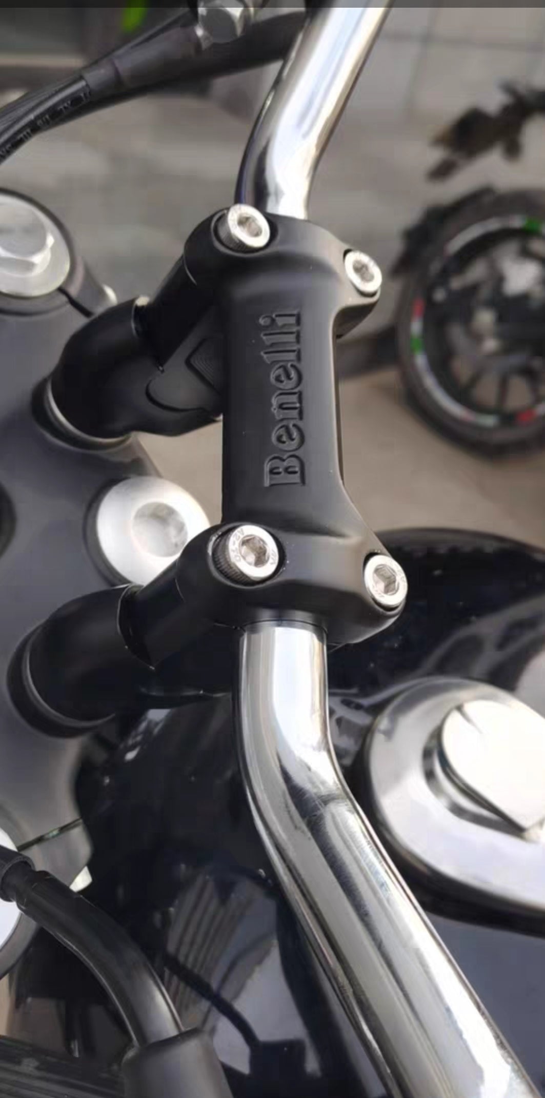 Benelli Imperiale 400 handlebar Riser
