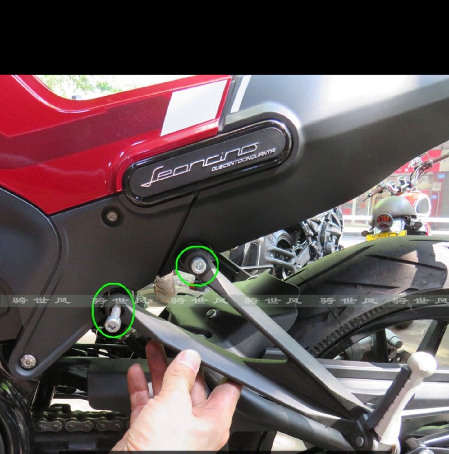 BENELLI LEONCINO 250 REAR SEAT HANDLE