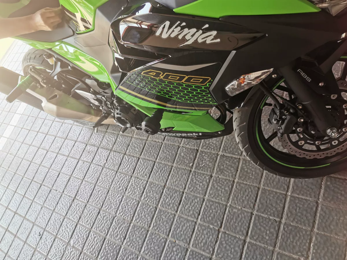 Kawasaki Z400/ninja Frame slider