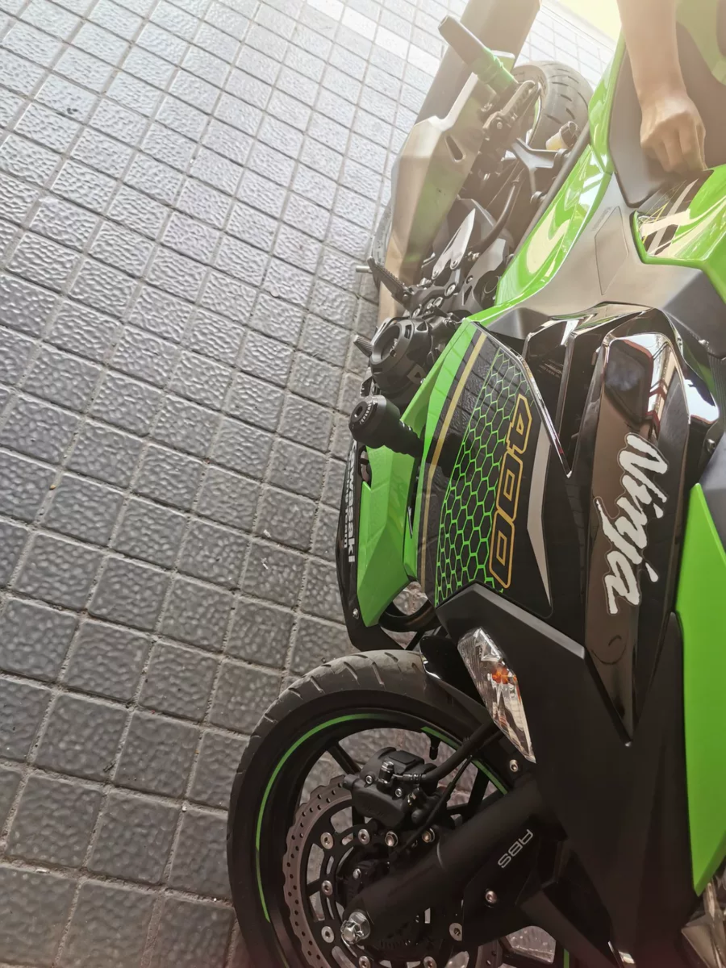 Kawasaki Z400/ninja Frame slider