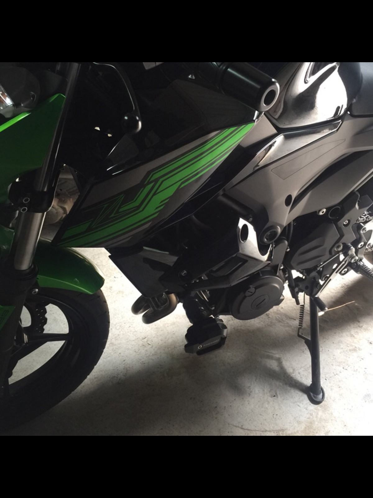 Kawasaki Z400/ninja Frame slider