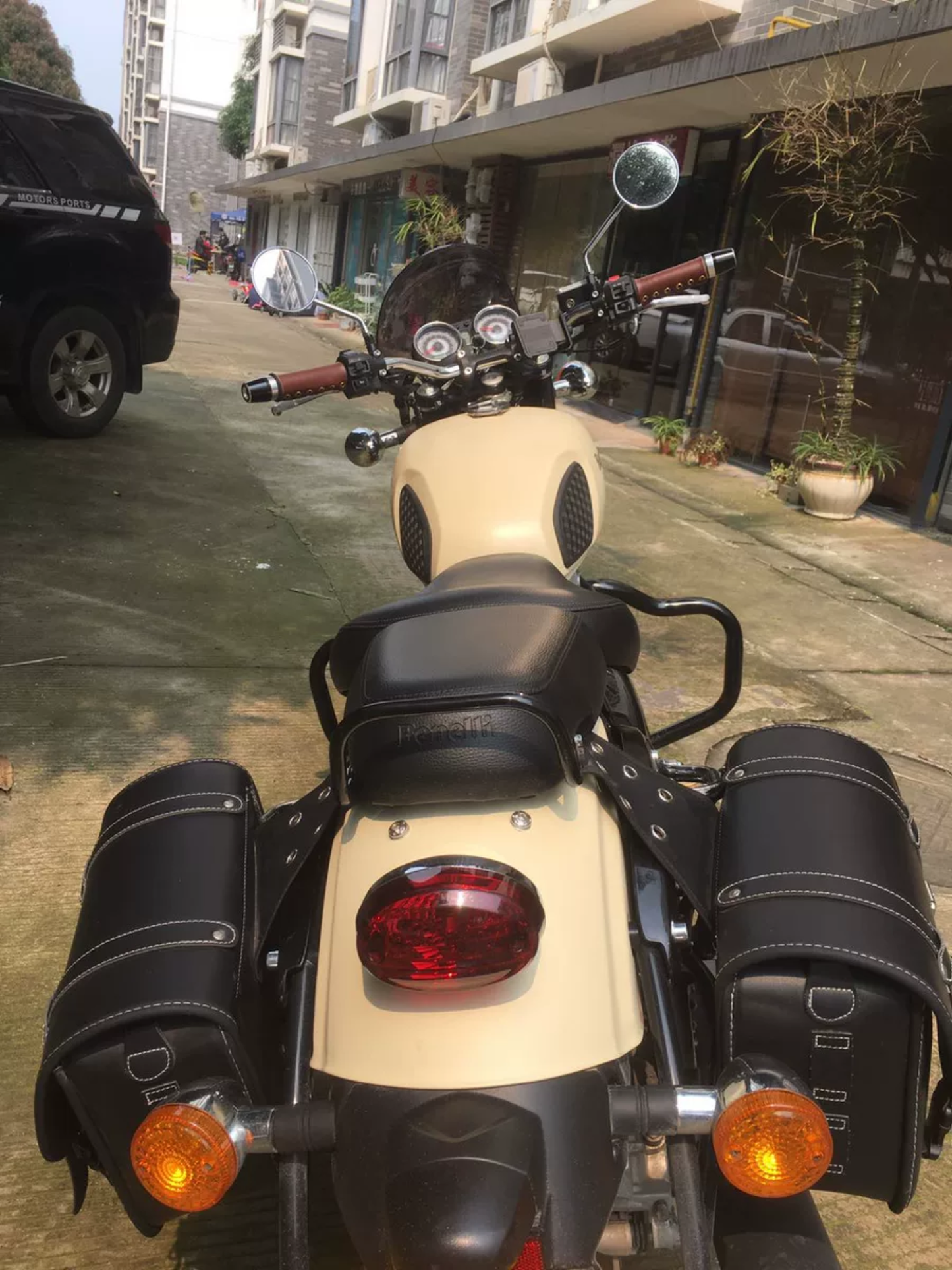 BENELLI Imperiale 400 saddlebags