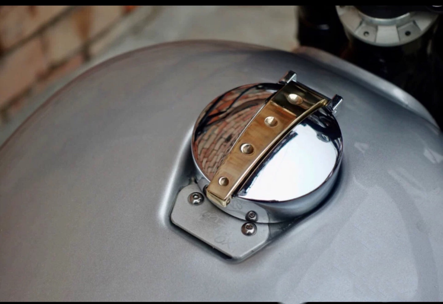 BENELLI Imperiale 400 Fuel cap ( chrome + Brass)