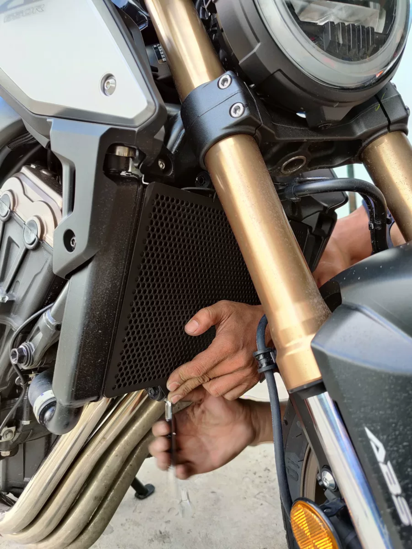Honda CBR650R/CB650R/CBR650F radiator Cover