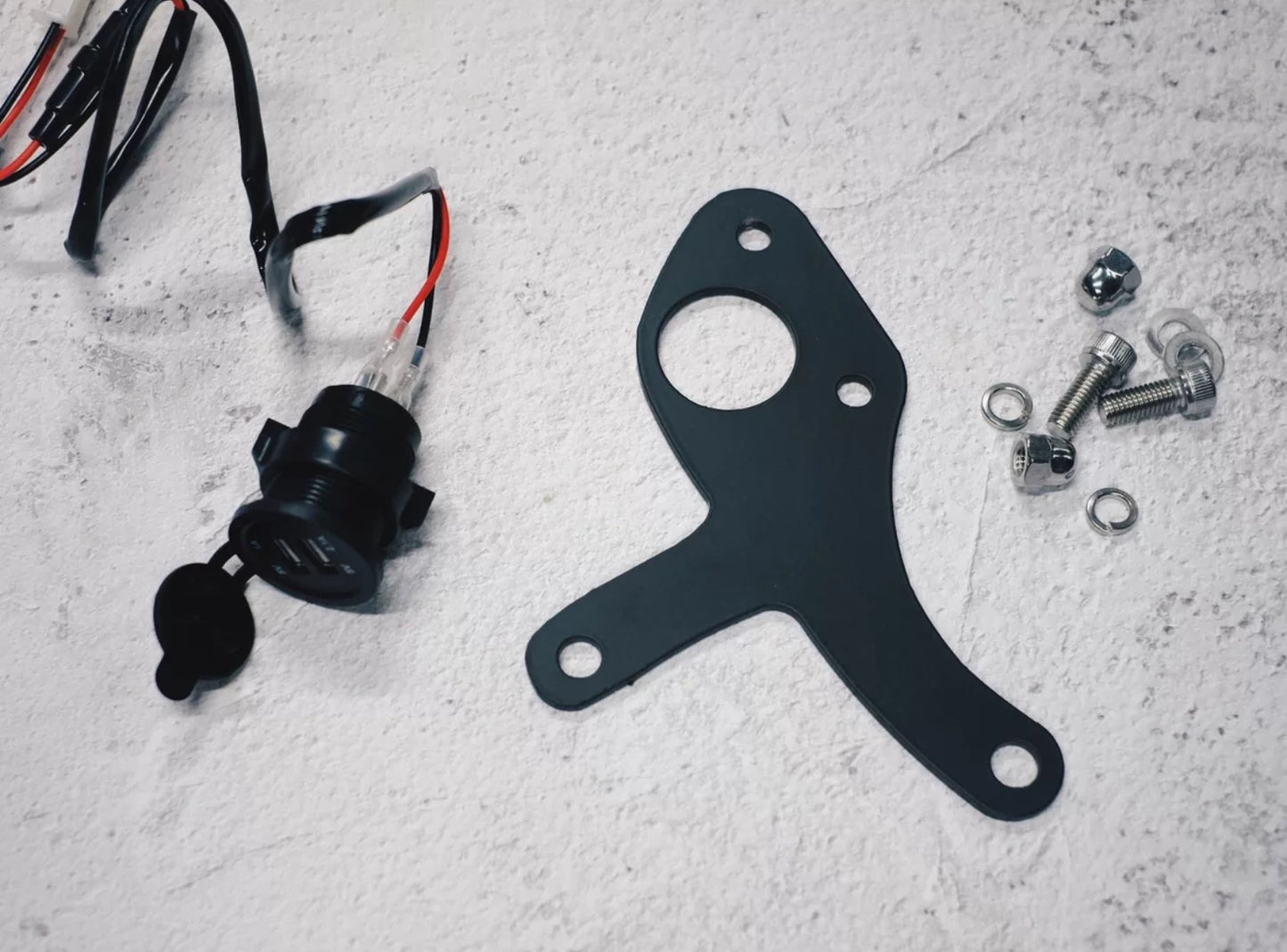 CMC XY400 ignition relocation bracket+usb charger