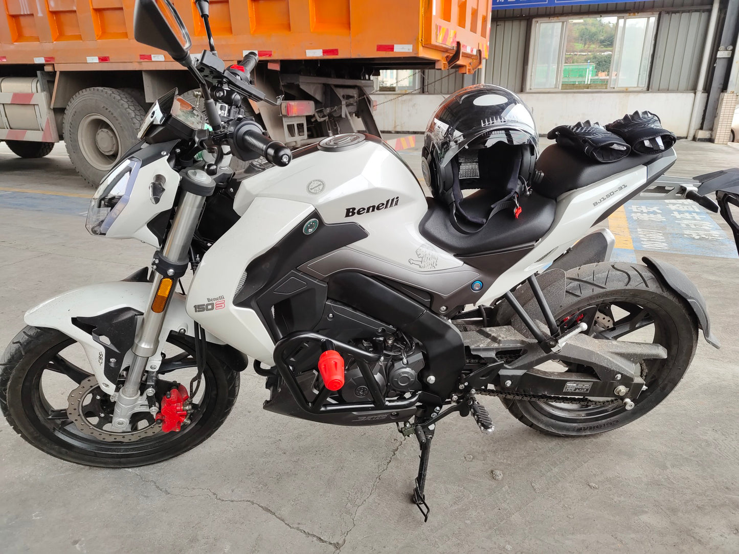 Benelli TNT 150S crash bar