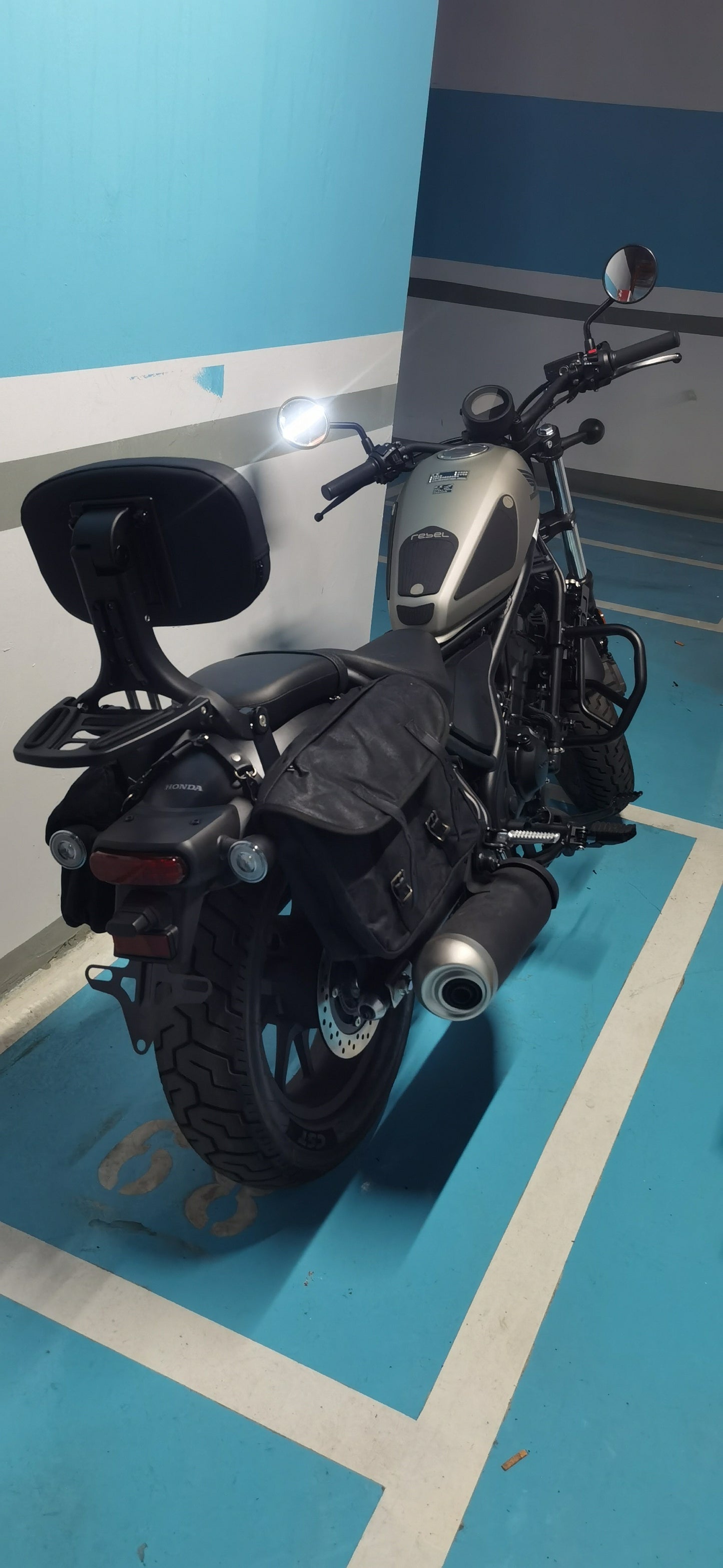Honda Rebel 500 Foldable & adjustable backrest