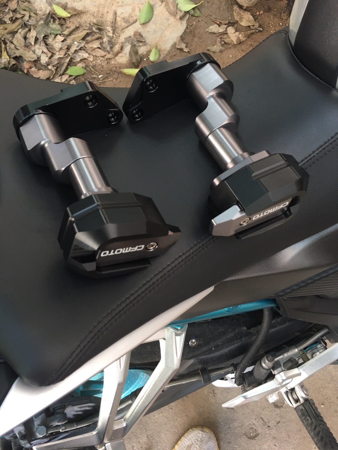 CFMOTO 250NK FRAME SLIDER
