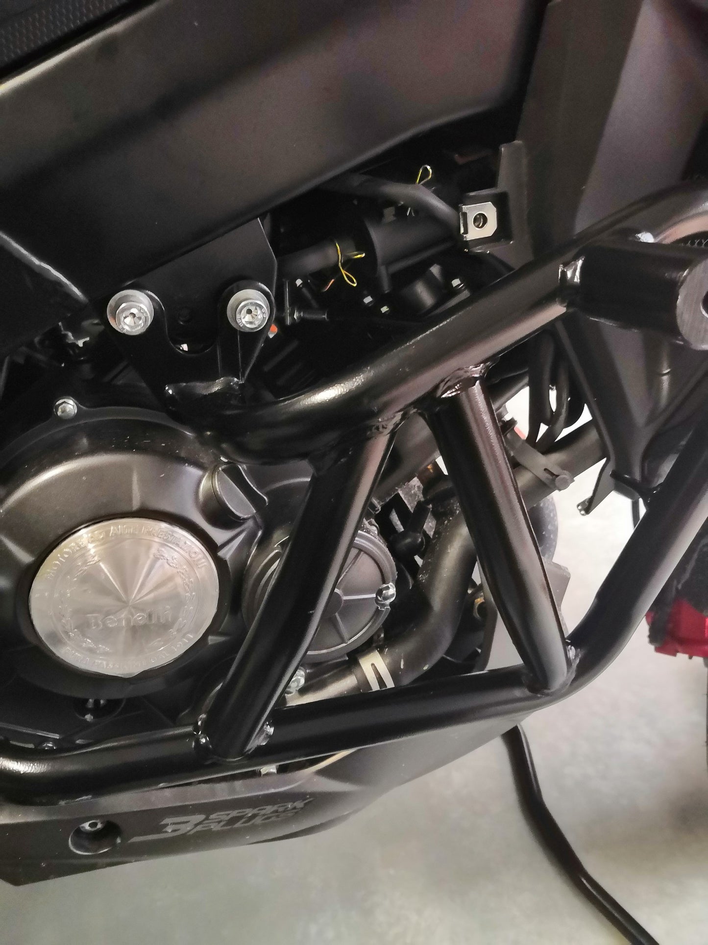 Benelli TNT 150S crash bar