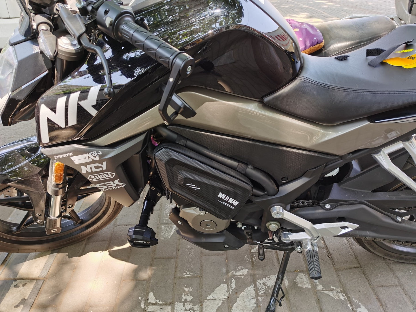 CFMOTO 250NK FRAME SLIDER