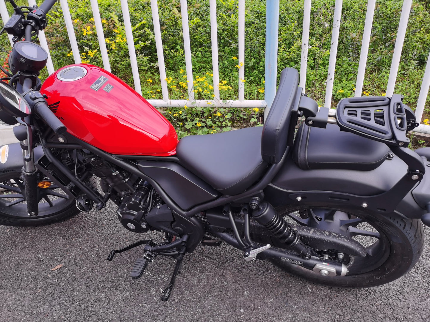 Honda Rebel 500 Foldable & adjustable backrest