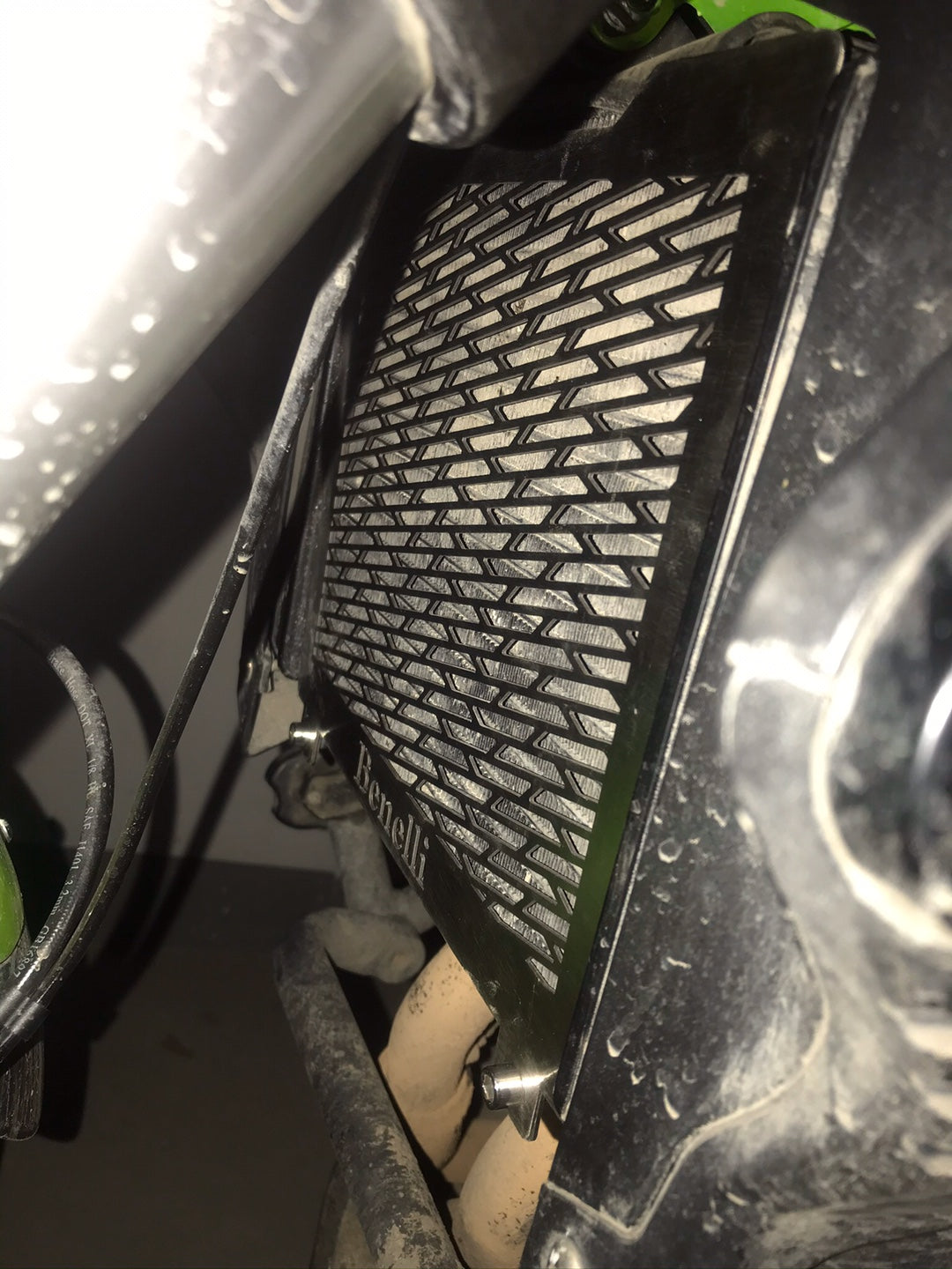 BENELLI TNT 300/600 RADIATOR COVER