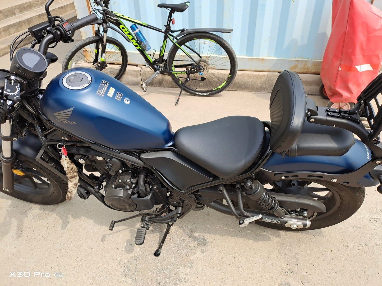 Honda Rebel 500 Foldable & adjustable backrest
