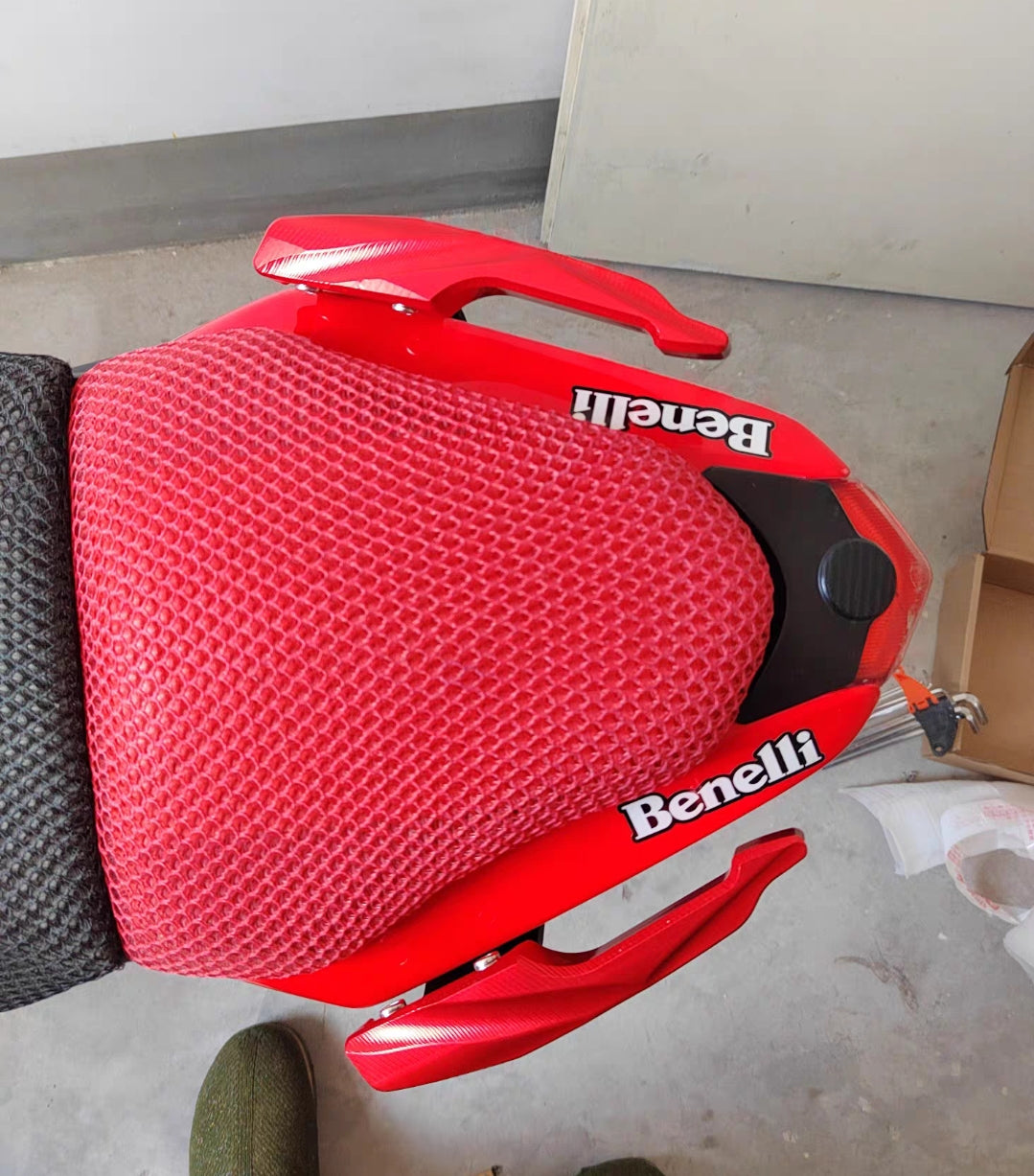 BENELLI TNT 135 REAR SEAT GRAB BAR