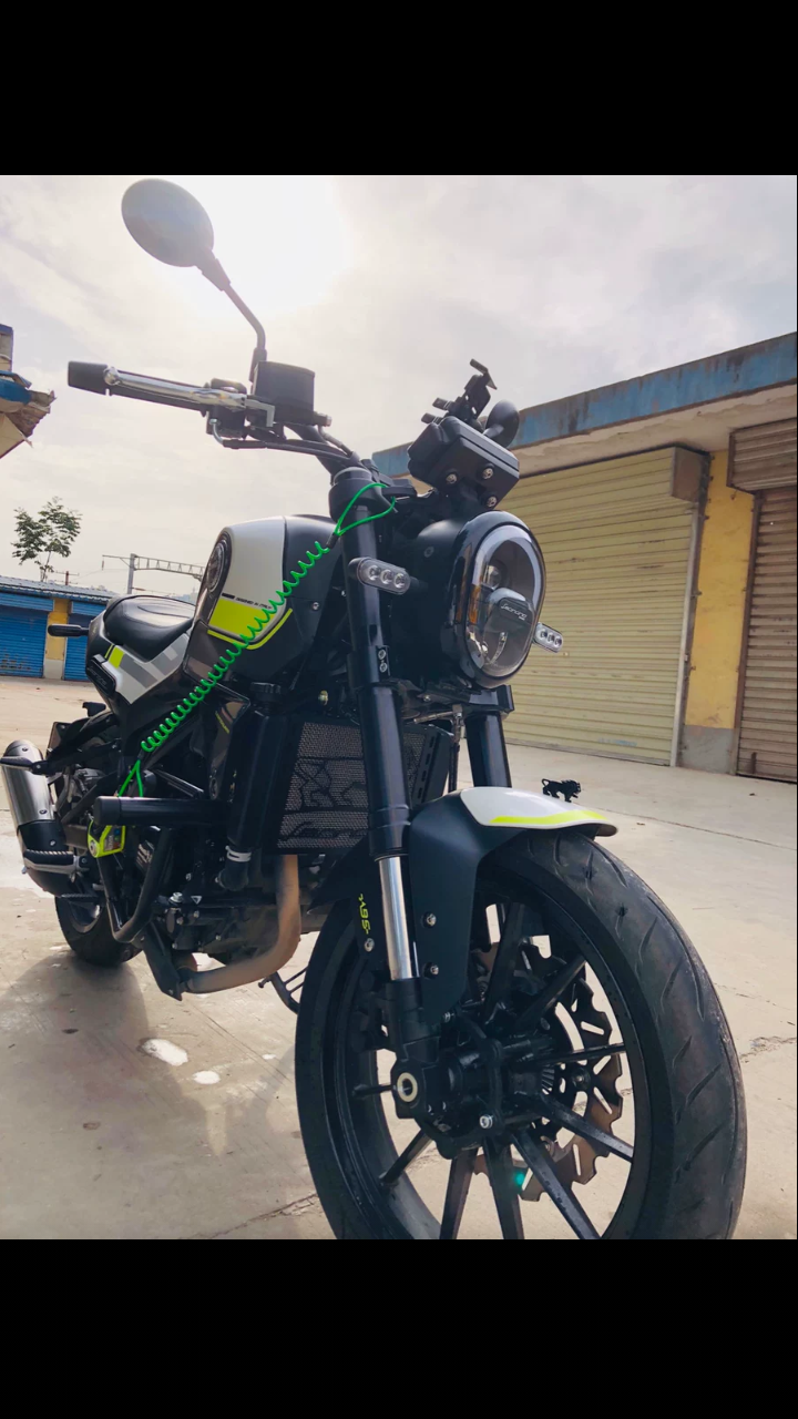 Benelli Leoncino 250 Radiator cover