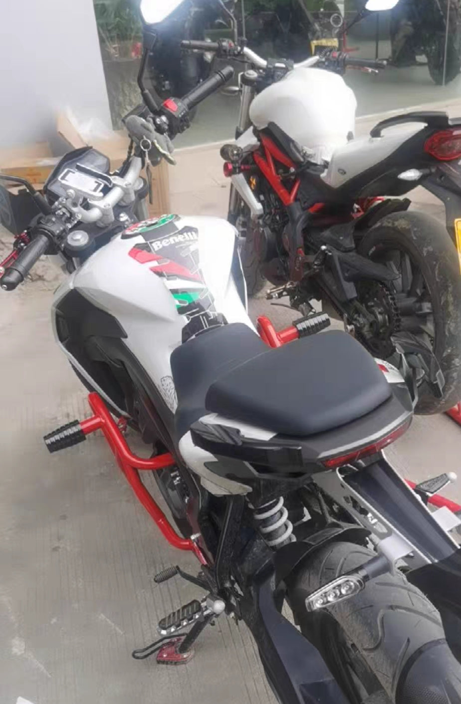 BENELLI TNT 150s REAR SEAT GRAB BAR