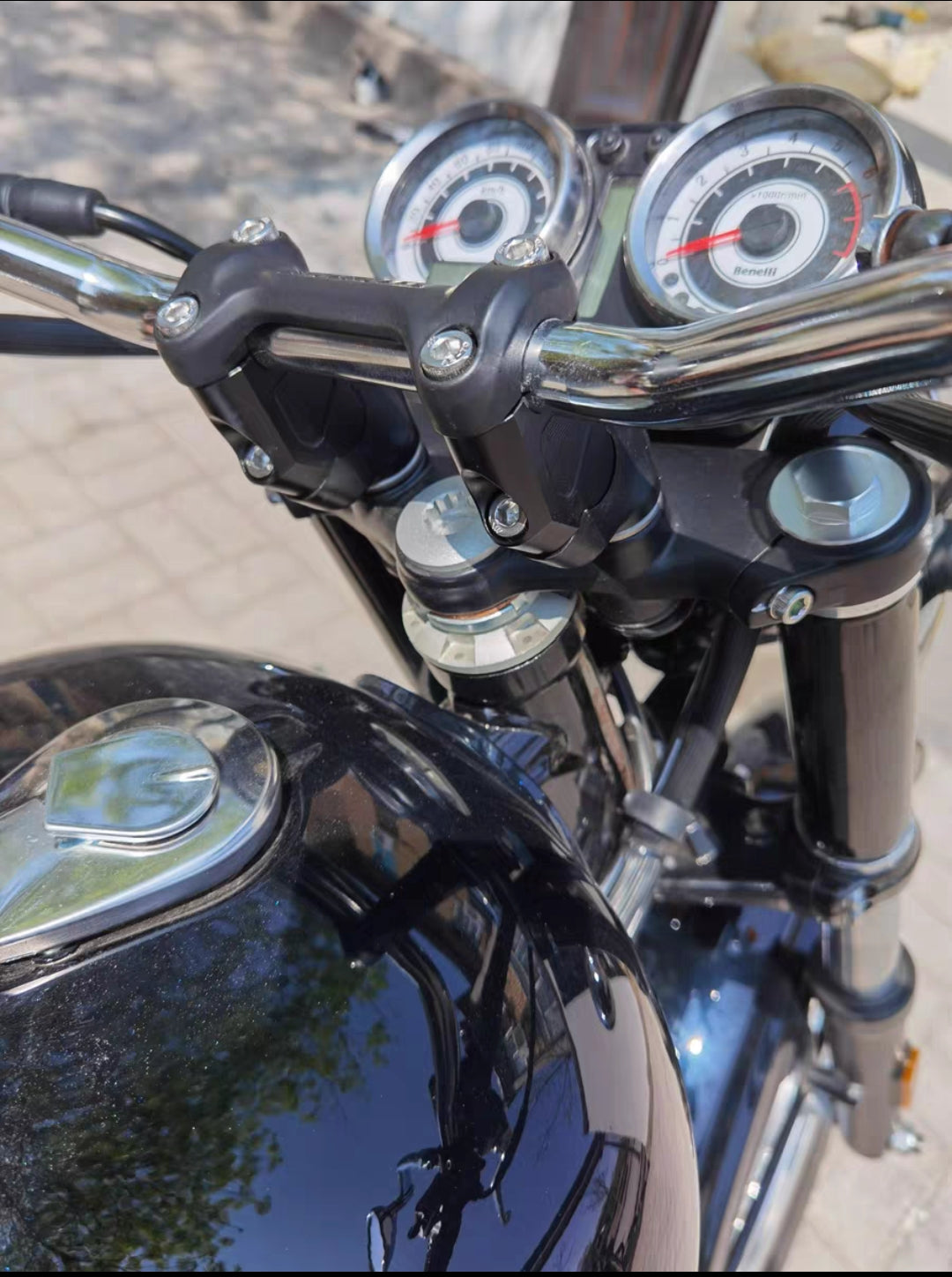 Benelli Imperiale 400 handlebar Riser