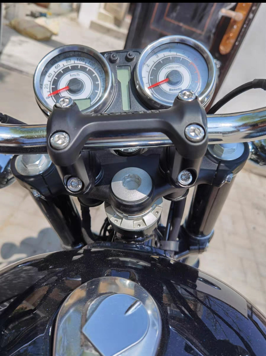 Benelli Imperiale 400 handlebar Riser