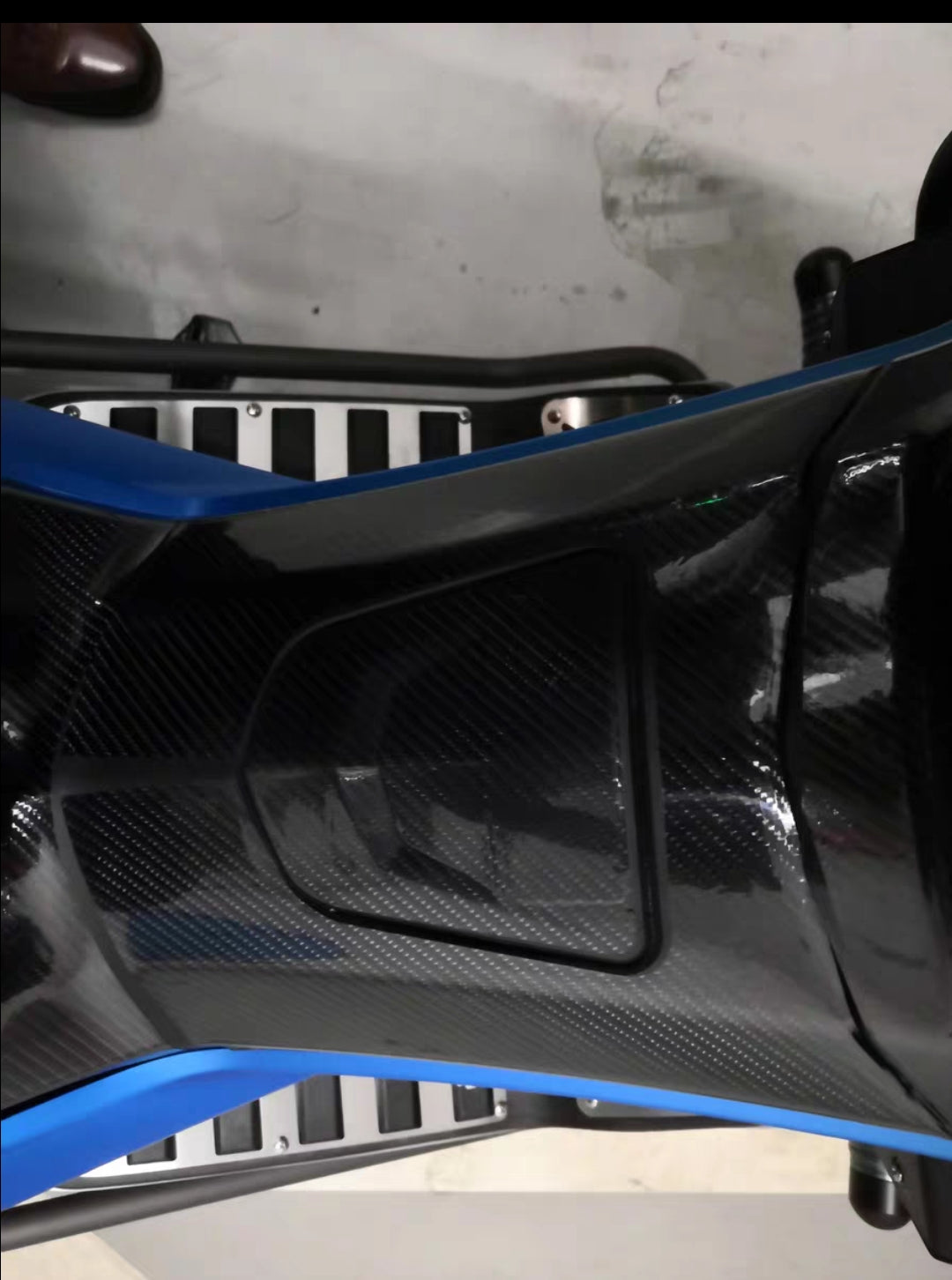 WMOTO Xtreme 150i Carbon like frame protection Sticker