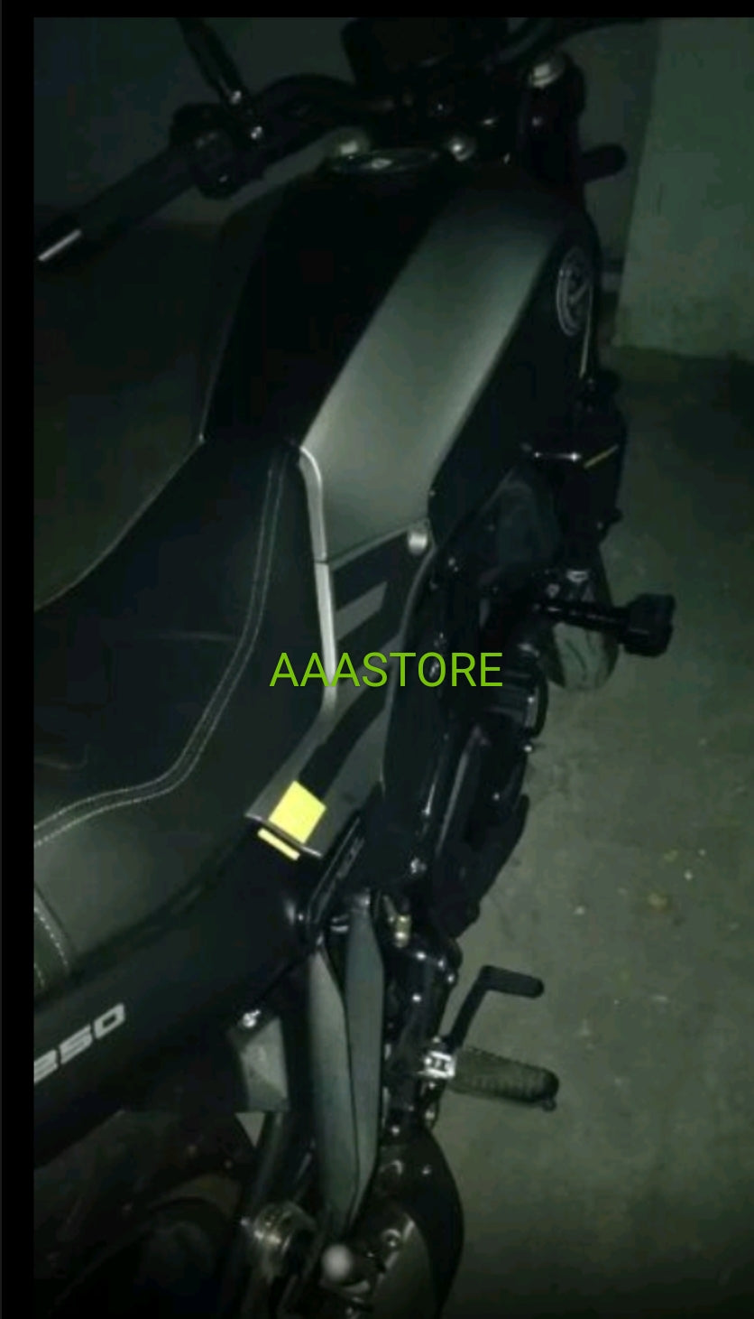 Benelli Leoncino 250/TNT 25/ TNT250 frame slider