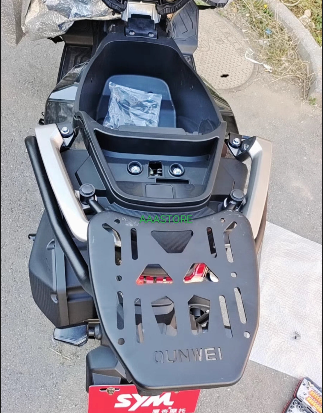 SYM HUSKY 150 LUGGAGE RACK