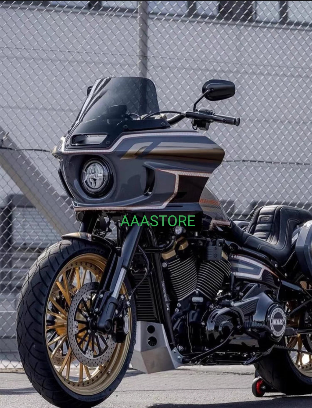 Harley Davidson Low rider ST Windshield
