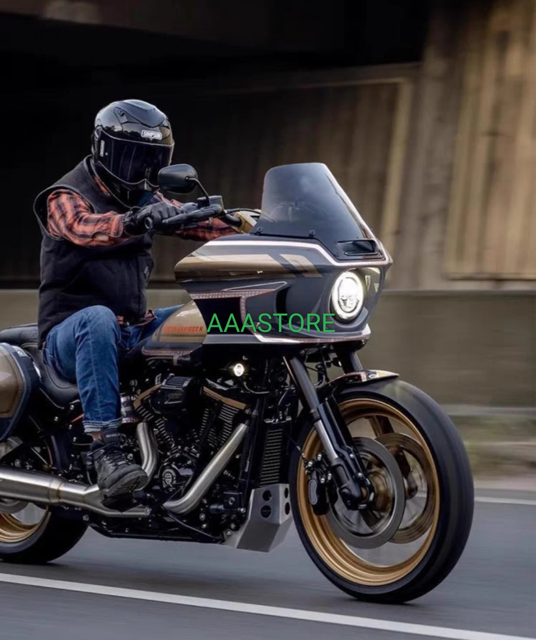 Harley Davidson Low rider ST Windshield