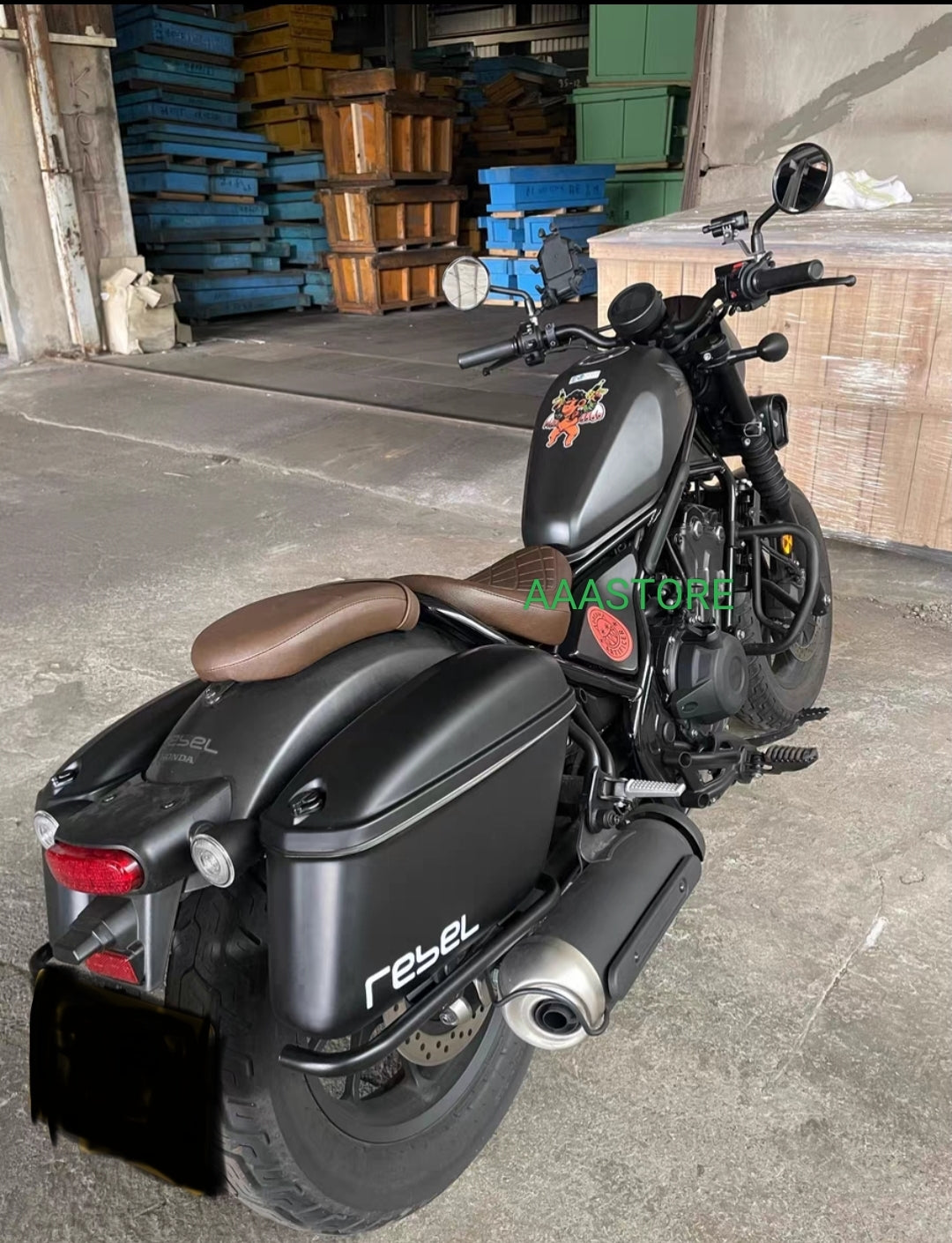 HONDA REBEL 500 SIDE BOX WITH SUPPORT BRACKET