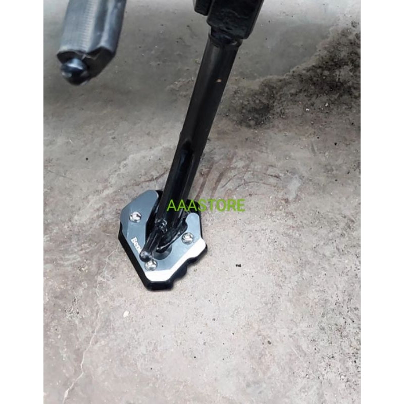 Benelli Leoncino 250/500/TnT250/300/249s/Trk251 Side Kick stand cover